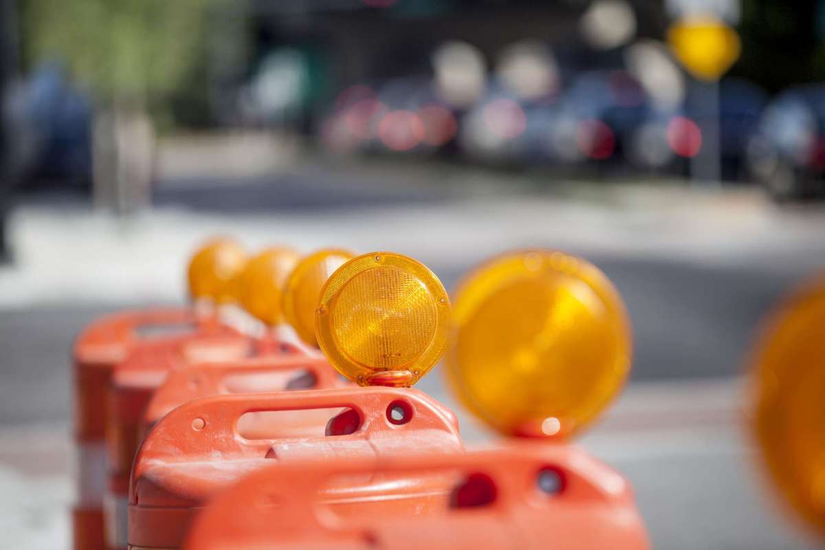 Construction safety barrier barrels