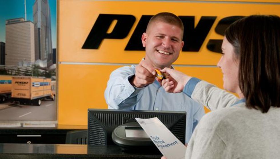 Penske Recognizes Associates During Customer Service Week
