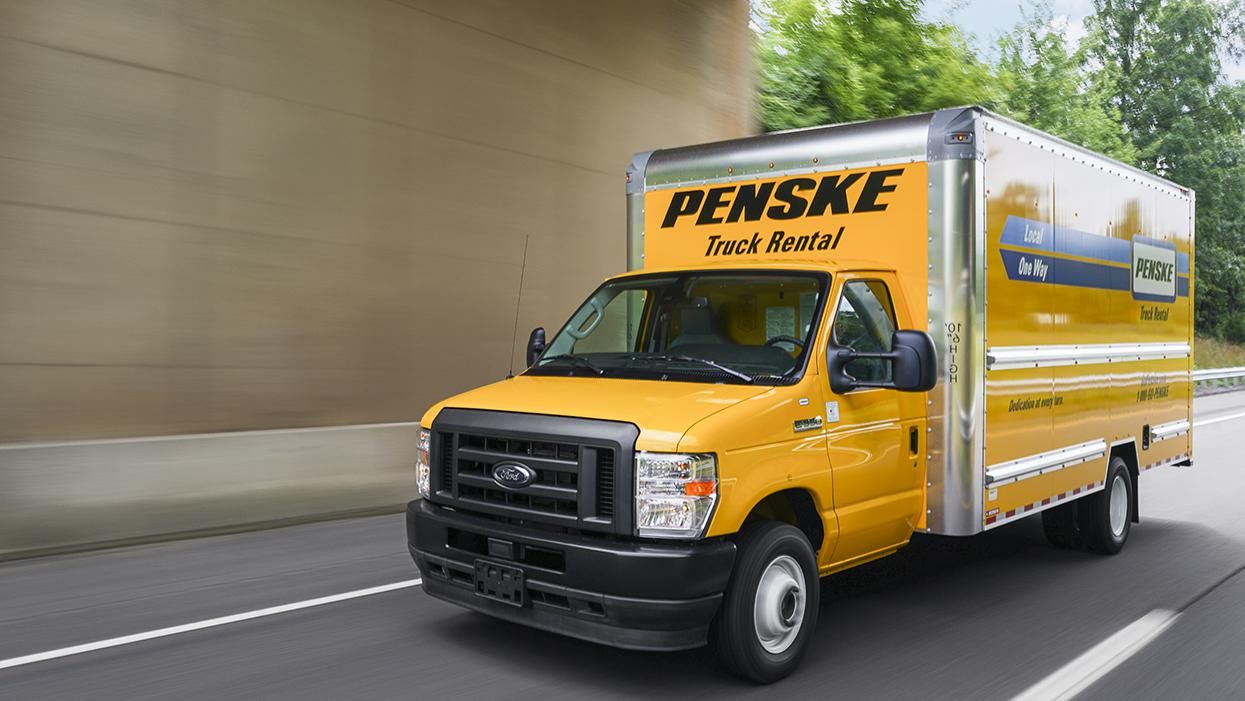 Photo of a commercial light-duty box truck rental